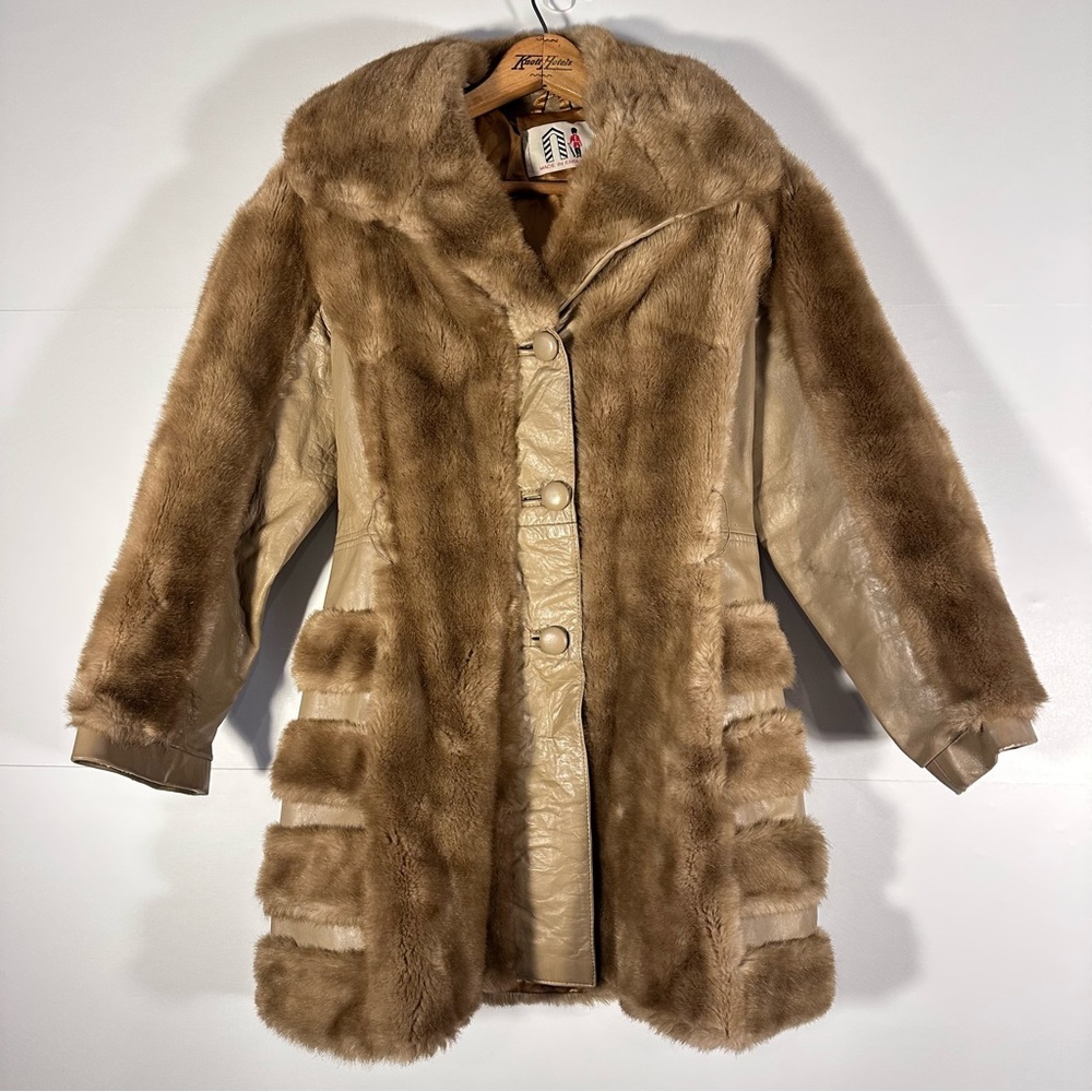 VTG Lilli Ann Luxurious Faux Fur Leather Coat in Beige and Tan